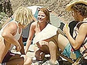 Blonde, Persone famose, Nudiste