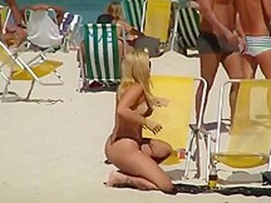 La plaja, Bikini