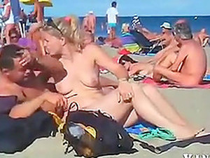 La plaja, Natural, Sex afara, In public, Realitate