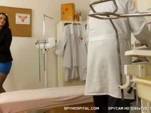 Examen medical, Spioneaza