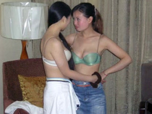 Seks bertiga, Gadis Cina