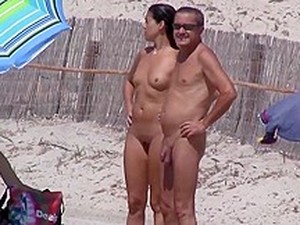 Tepi pantai, Orang telanjang, Luar ruangan, Voyeur