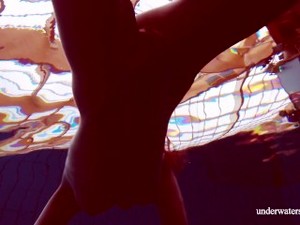 Seks publik, Gadis Rusia, Buah dada kecil, Dalam air